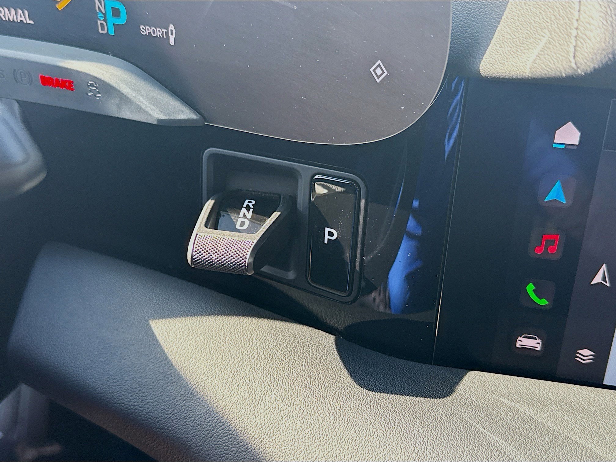 Used 2023 Porsche Taycan w/ Premium Package image 16