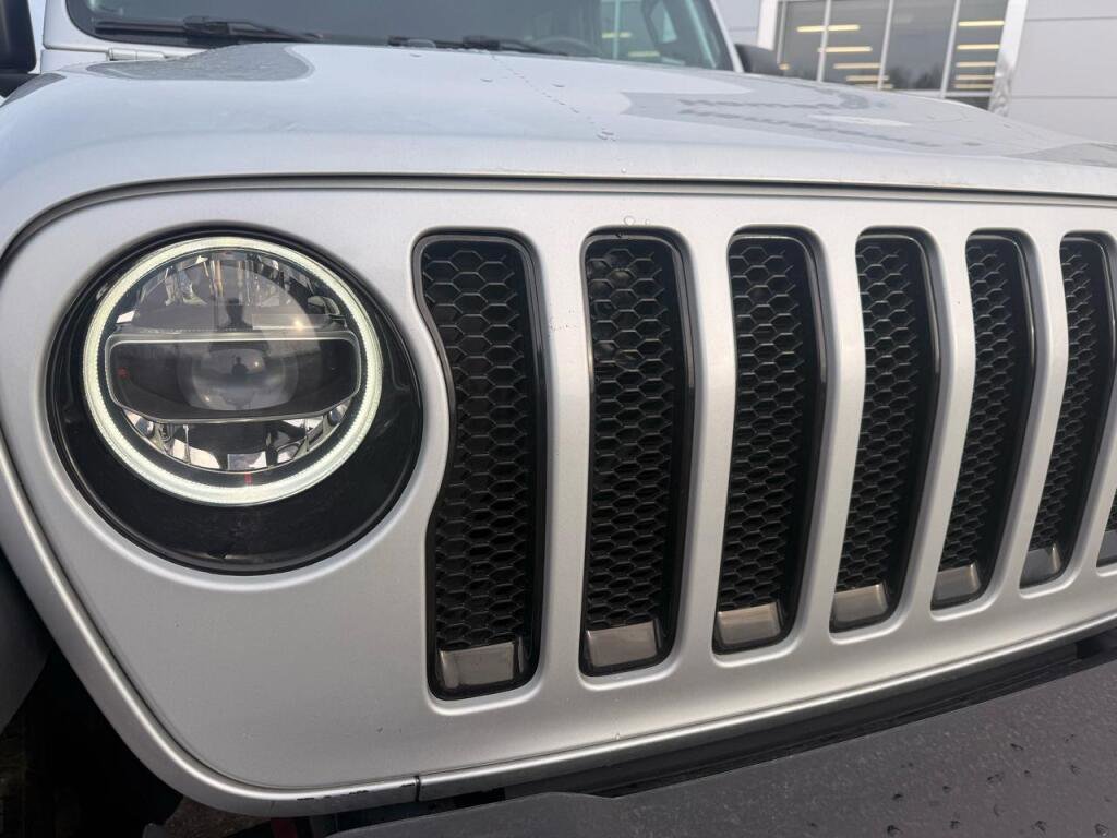 Used 2022 Jeep Wrangler Unlimited Sport AWD/4WD image 9