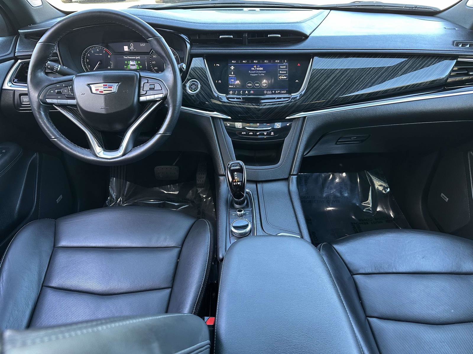 Used 2022 Cadillac XT6 Premium Luxury image 11