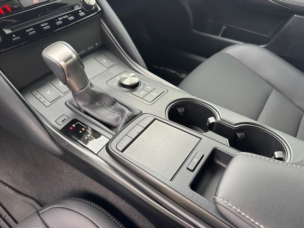 Used 2025 Lexus IS 350 F Sport RWD image 22