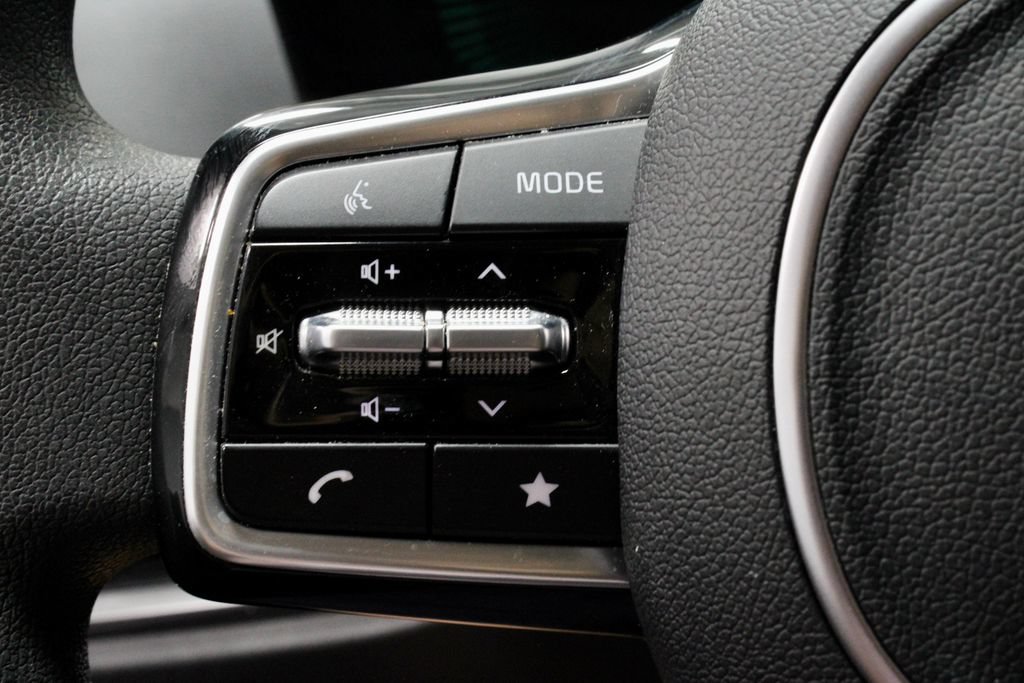 Used 2024 Kia Sorento LX FWD image 26