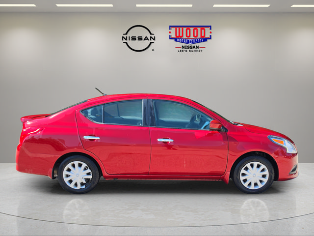 Used 2015 Nissan Versa SV FWD image 2