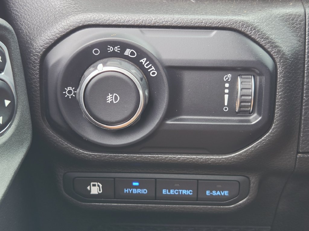 Used 2023 Jeep Wrangler Unlimited w/ 8.4" Radio Group AWD/4WD image 36
