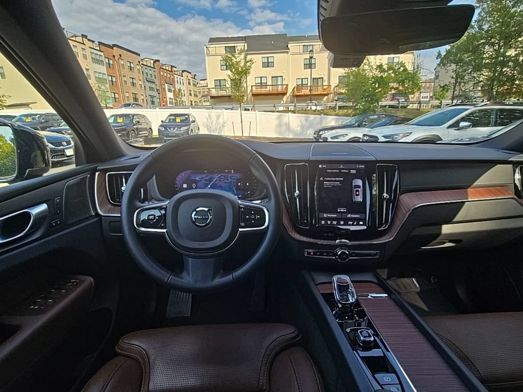 Used 2024 Volvo XC60 B5 Ultimate AWD/4WD image 15