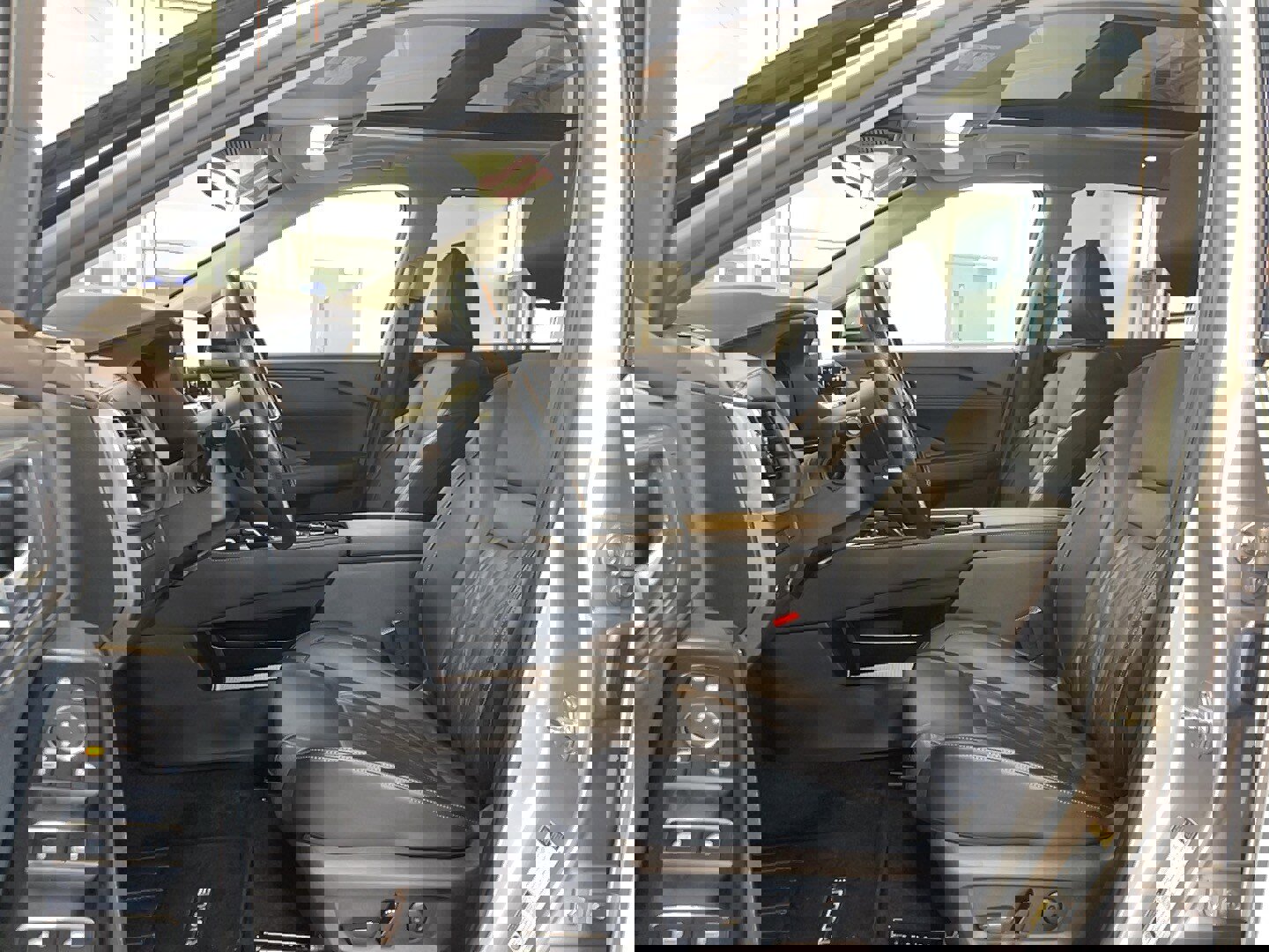 Used 2022 Nissan Rogue Platinum w/ Head-Up Display Package image 9