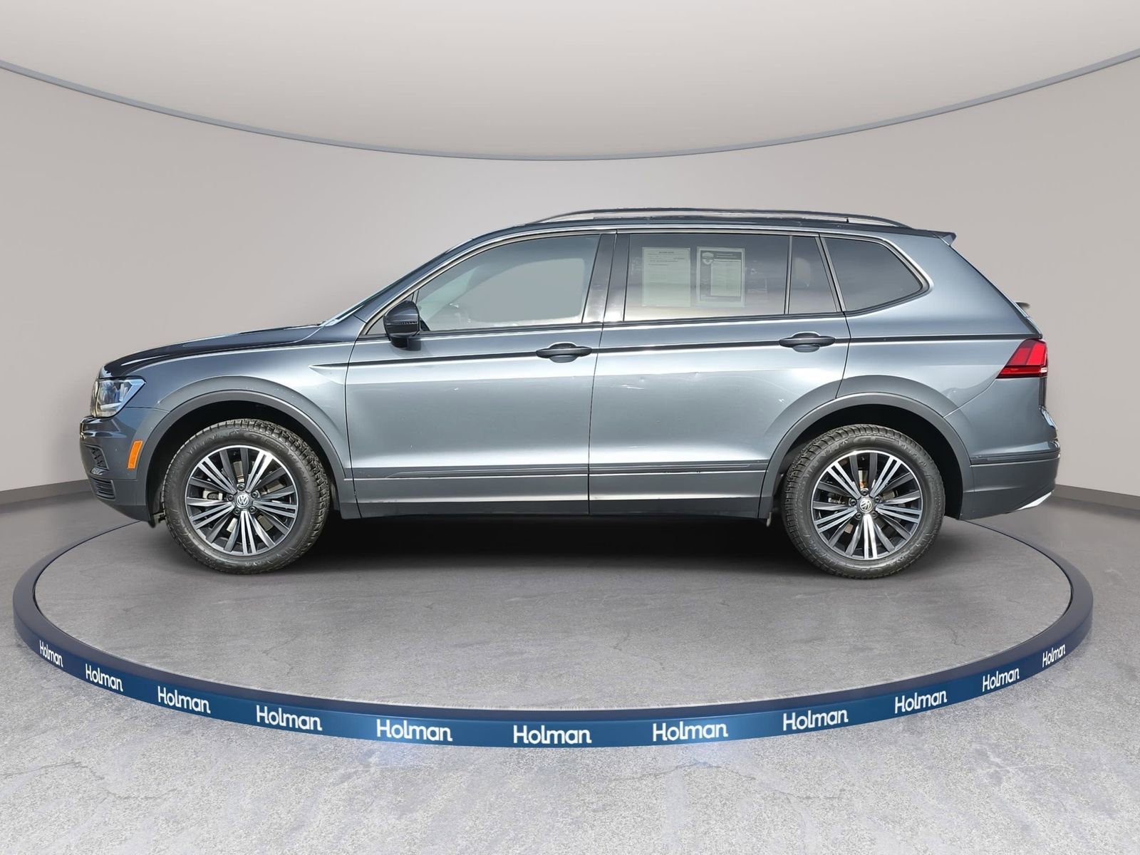 Used 2020 Volkswagen Tiguan S image 4