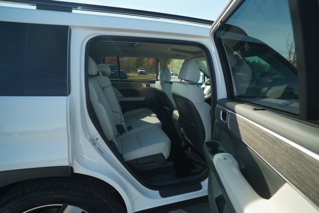 Used 2025 Hyundai Santa Fe Limited image 23