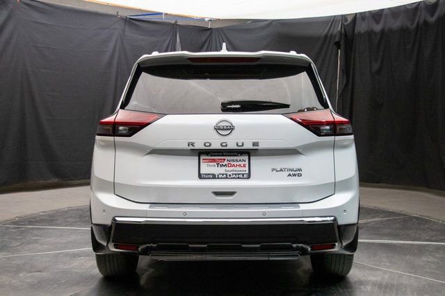 Used 2024 Nissan Rogue Platinum w/ Platinum Premium Package image 11