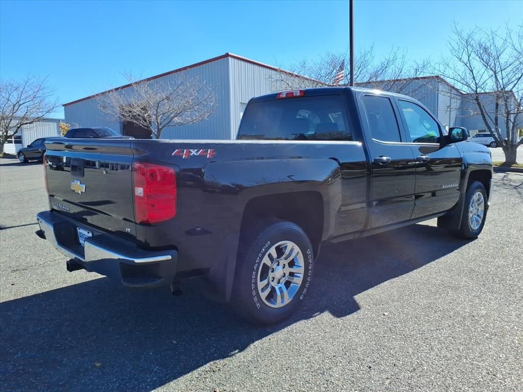 Used 2018 Chevrolet Silverado 1500 LT w/ All Star Edition image 4