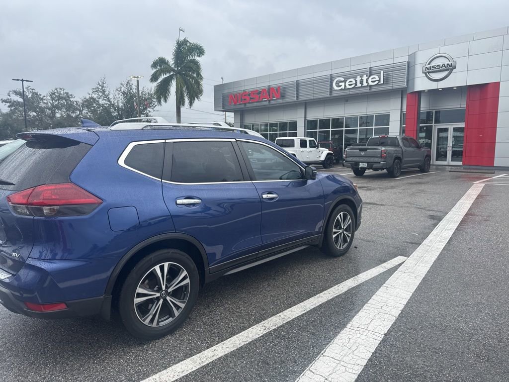 Used 2019 Nissan Rogue SV w/ Premium Package image 6