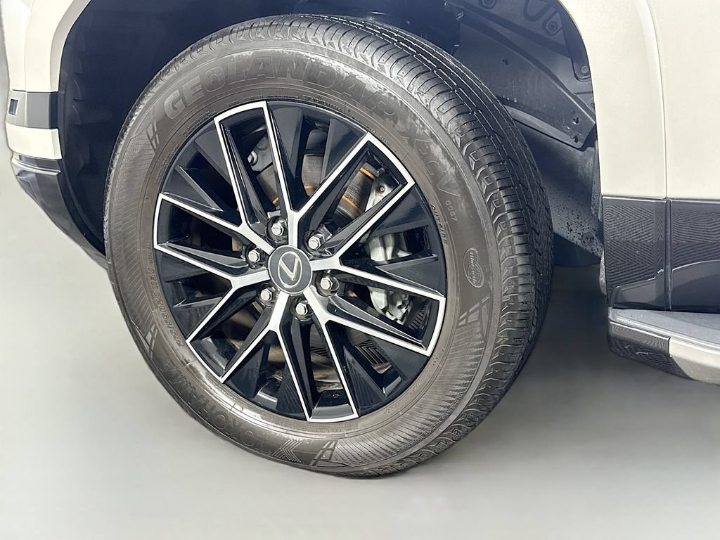 Used 2024 Lexus GX 550 w/ Cold Area Package AWD/4WD image 39