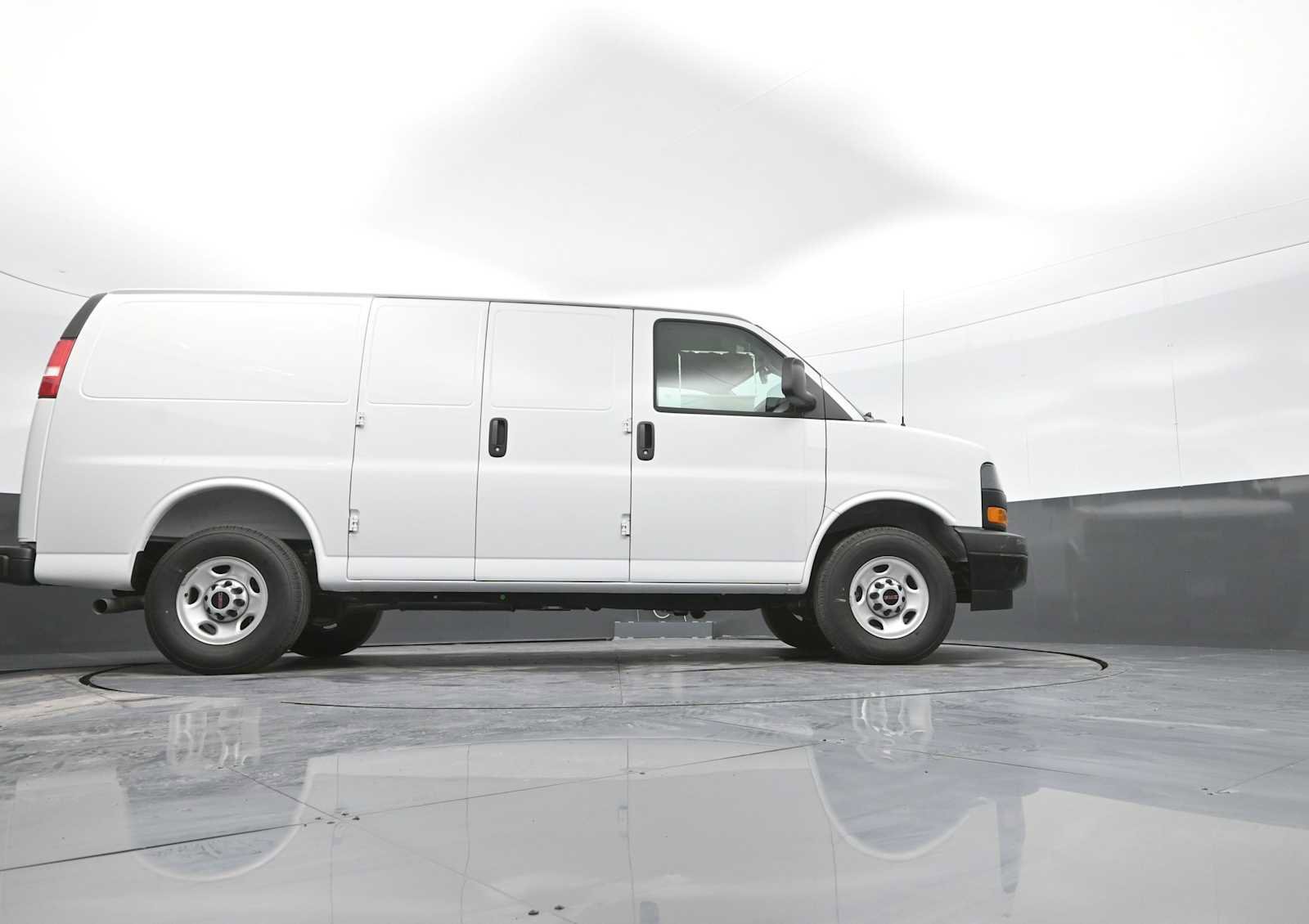 New 2025 GMC Savana 2500 w/ Driver Convenience Package image 25