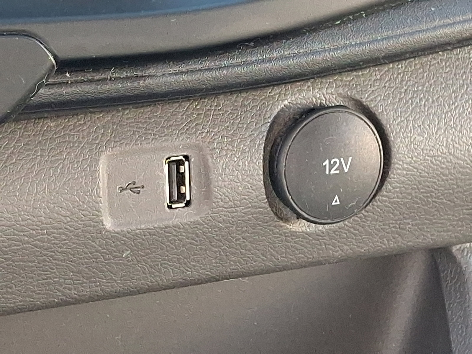 Certified 2024 Ford Transit 250 Low Roof w/ Exterior Upgrade Package image 21