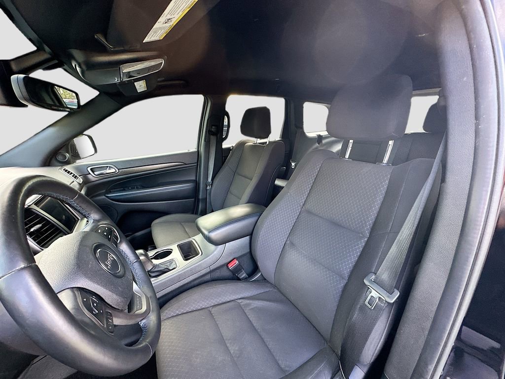 Used 2018 Jeep Grand Cherokee Laredo image 26