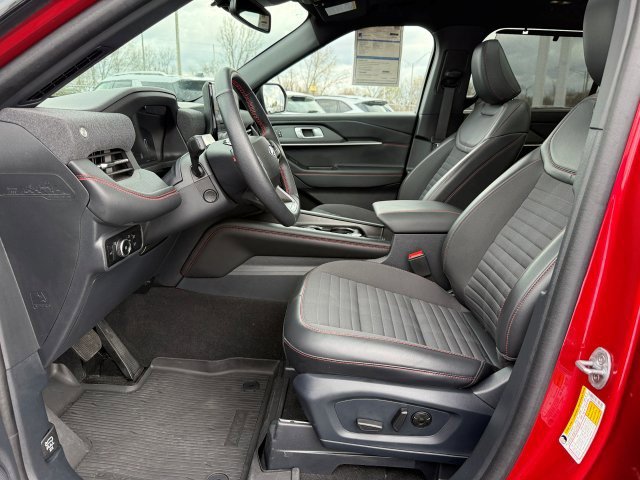 Certified 2025 Ford Explorer ST-Line w/ Premium Package AWD/4WD image 14