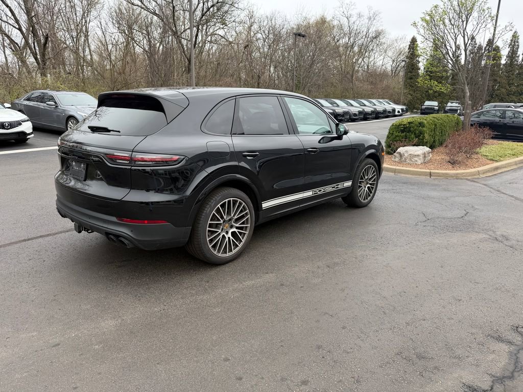 Used 2023 Porsche Cayenne Platinum Edition image 10