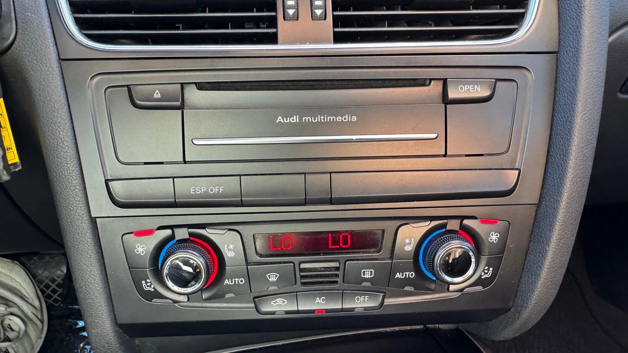 Used 2010 Audi A5 2.0T Premium Plus w/ Premium Plus Pkg image 21