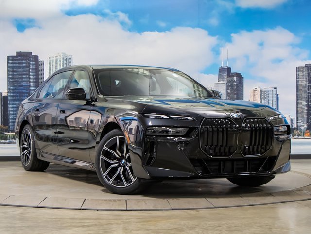Used 2025 BMW 760i xDrive w/ Premium Package