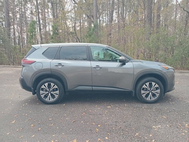 Used 2023 Nissan Rogue SV video 4