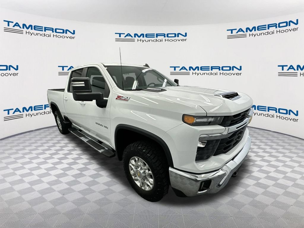 Used 2025 Chevrolet Silverado 2500 LT AWD/4WD image 7