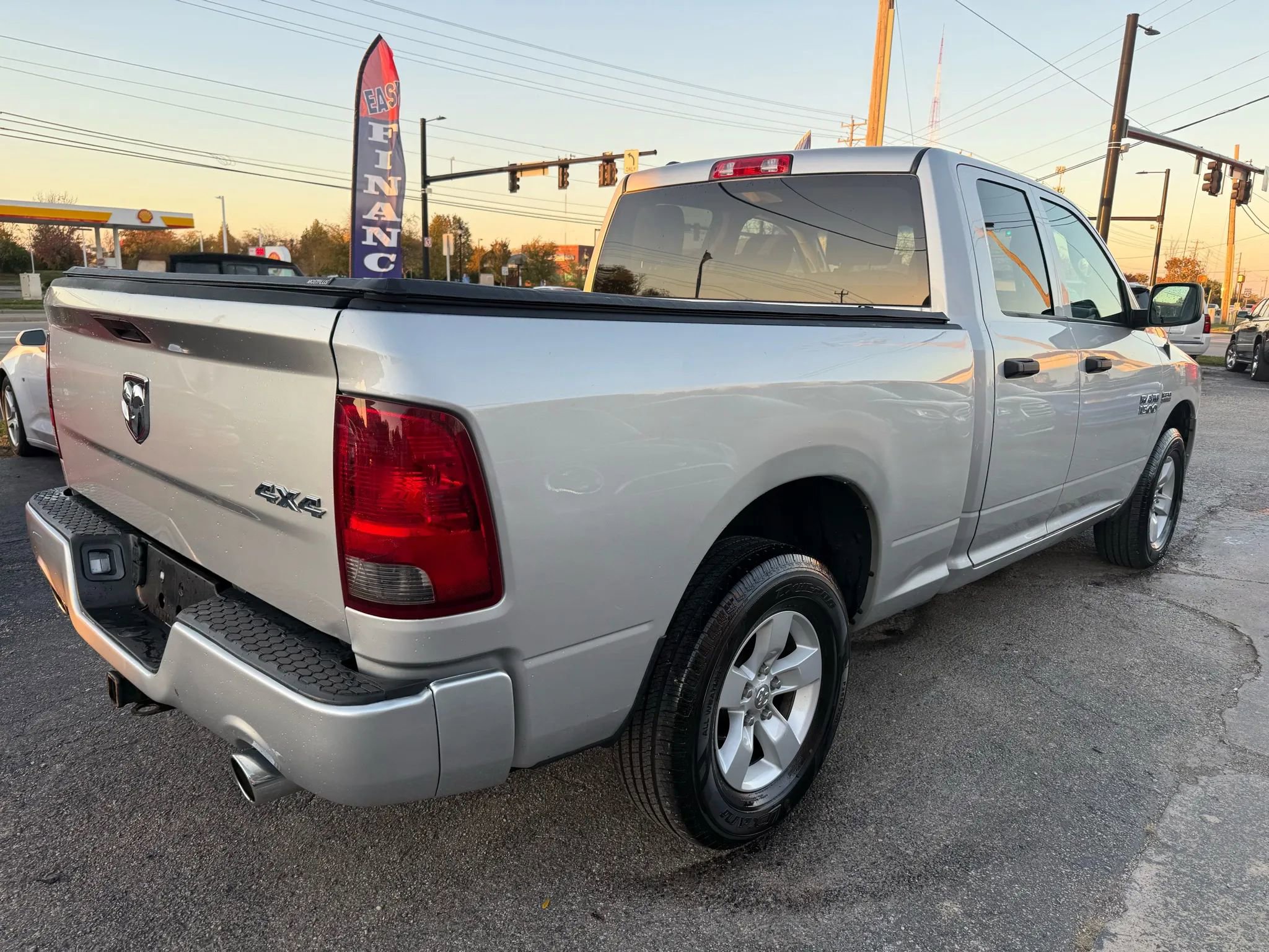 Used 2016 RAM 1500 Express AWD/4WD image 3