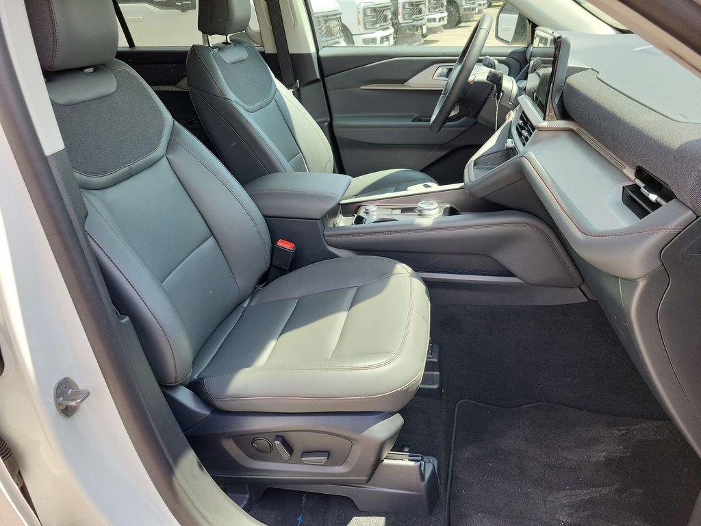 New 2026 Ford Explorer Active w/ Active Comfort Package image 25