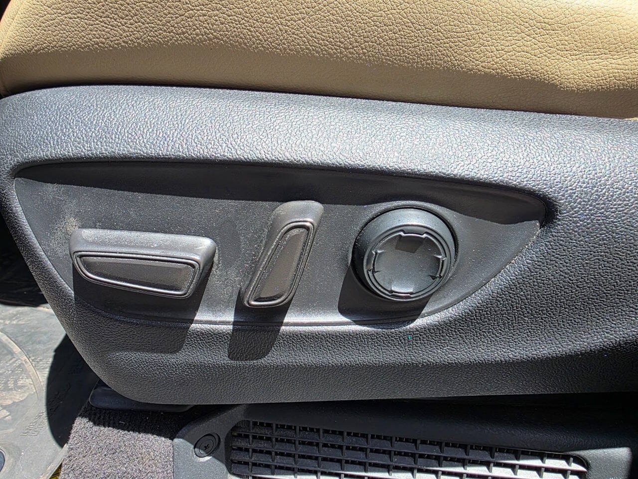 Used 2021 Toyota Sienna XLE FWD image 14