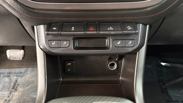Used 2016 GMC Canyon SLE w/ All Terrain Adventure Package image 39