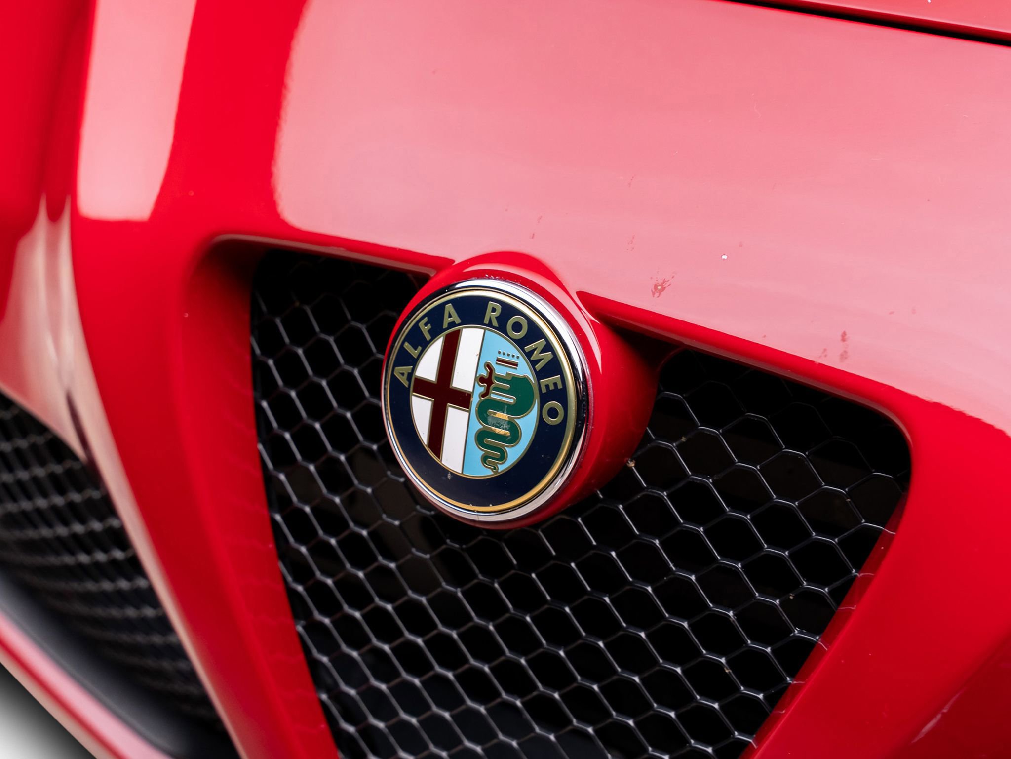 Used 2015 Alfa Romeo 4C Spider w/ Spider Track Package RWD image 10