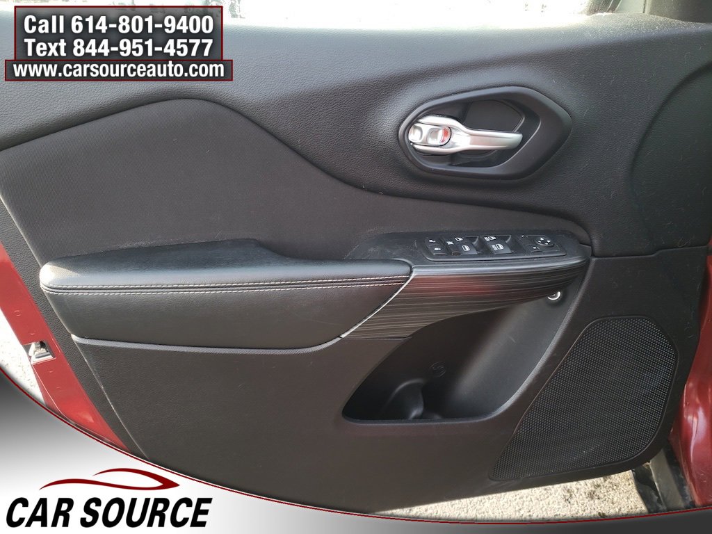 Used 2016 Jeep Cherokee Latitude w/ Cold Weather Group image 15