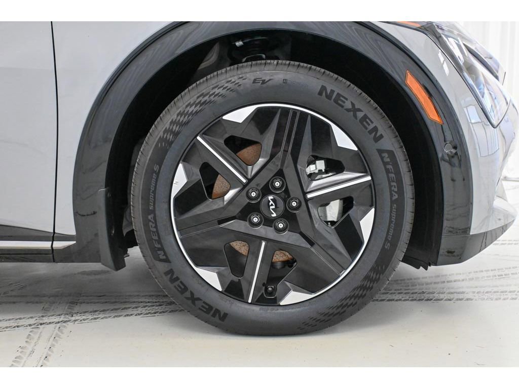 New 2025 Kia EV6 Wind image 8