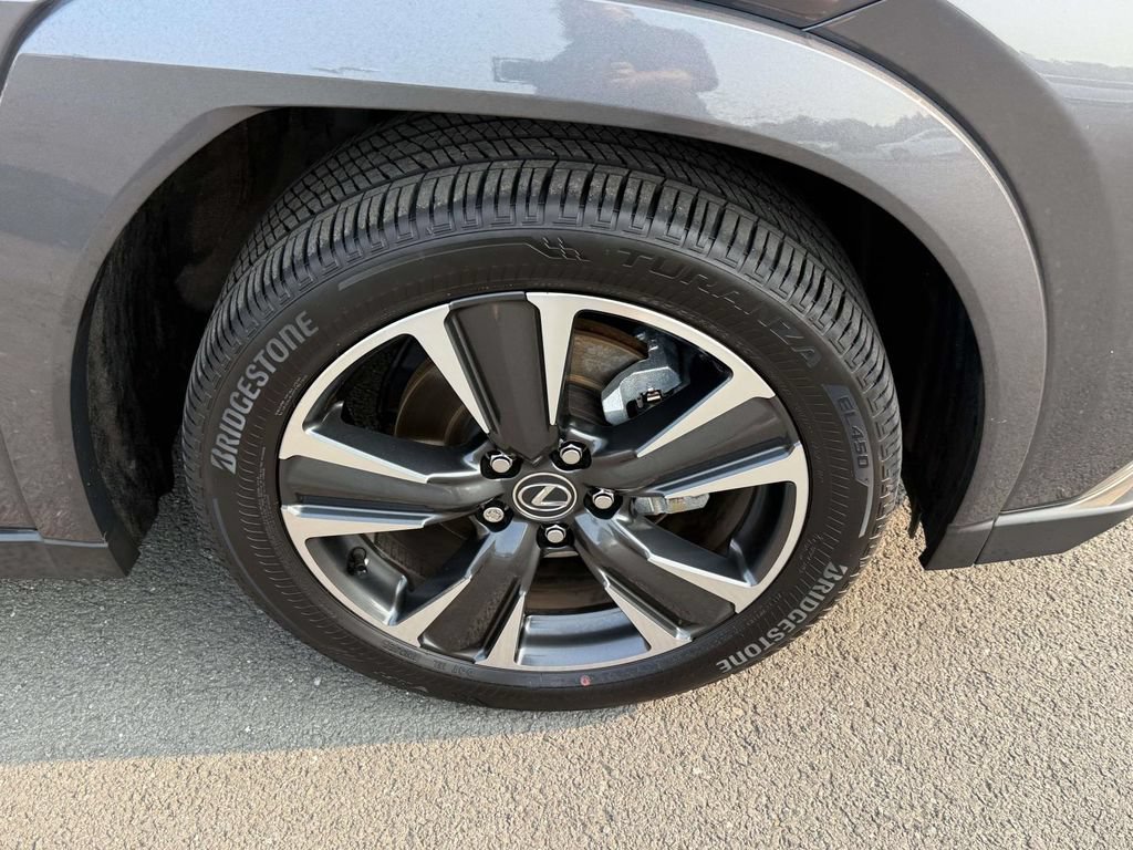 Used 2025 Lexus UX 300h AWD w/ Accessory Package (Z1) image 7