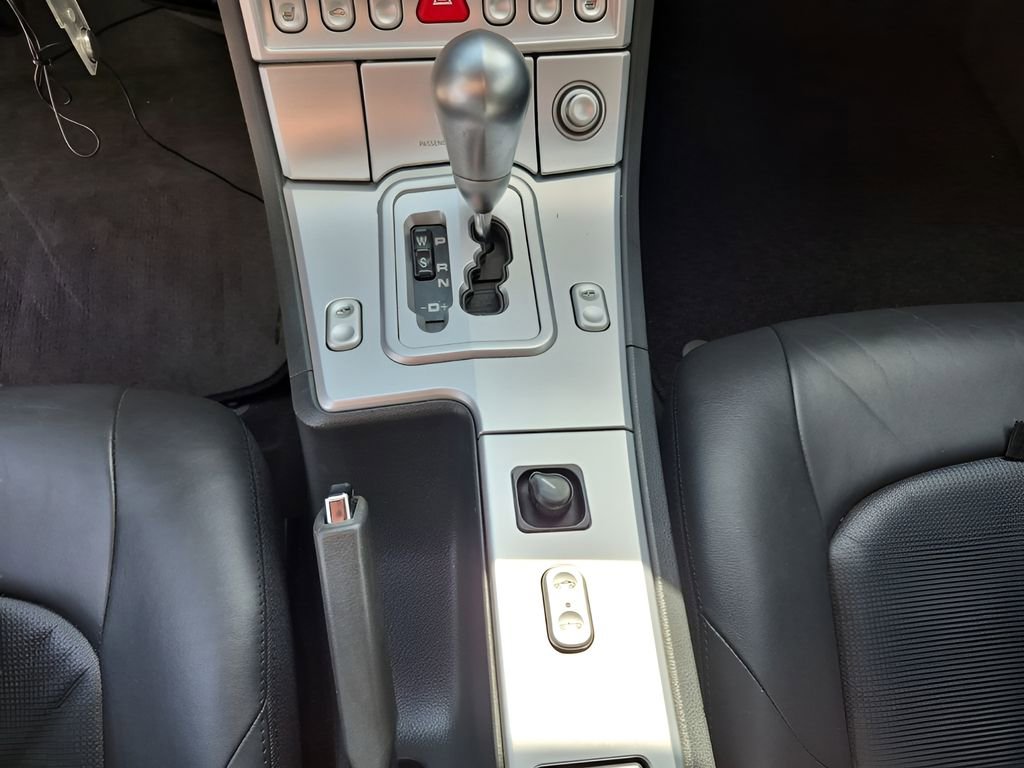 Used 2006 Chrysler Crossfire Limited image 27