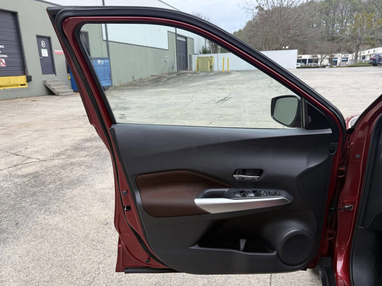 Used 2019 Nissan Kicks SR w/ Exterior Package image 24