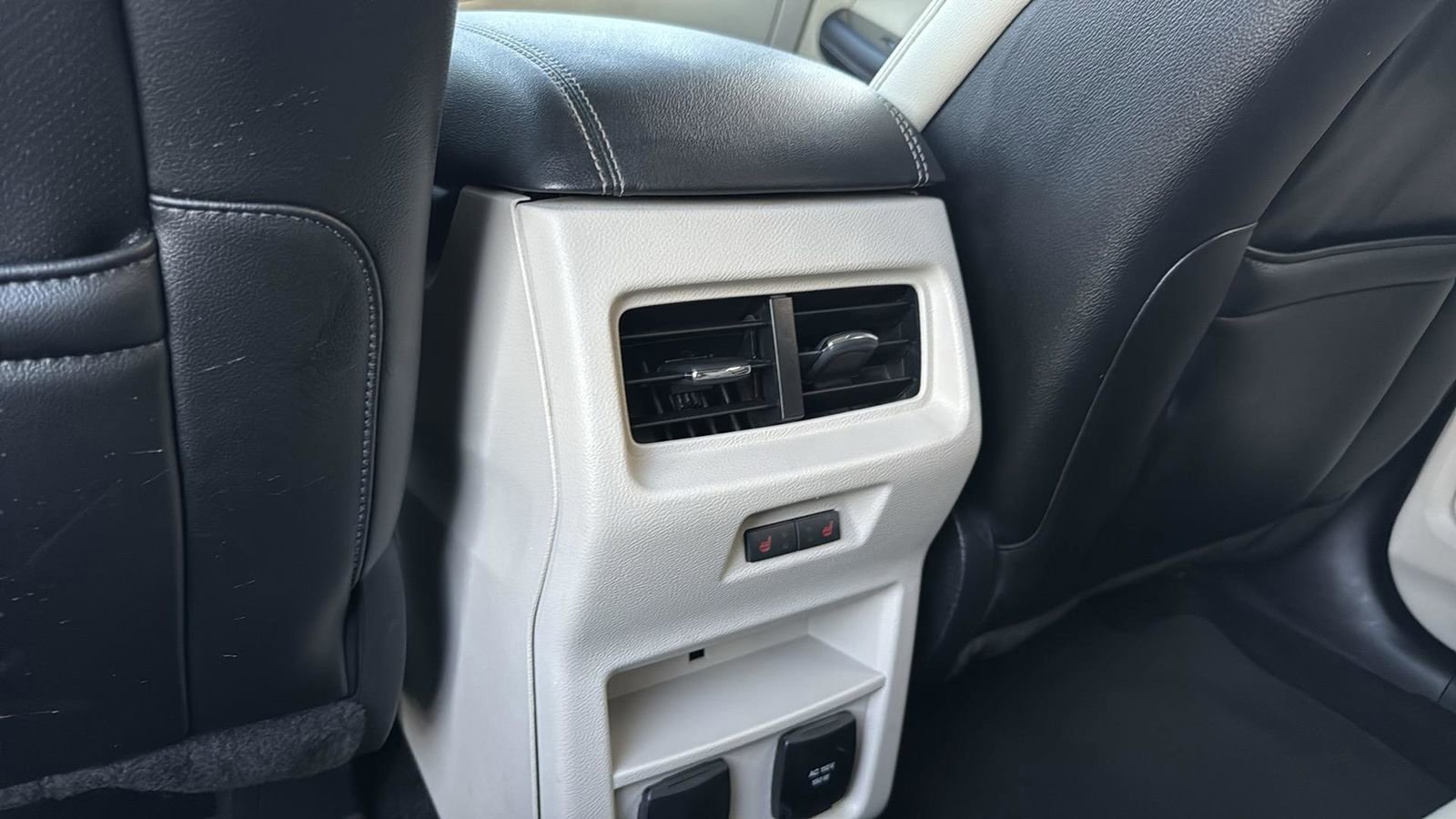 Used 2015 Ford Edge Titanium w/ Equipment Group 301A FWD image 21