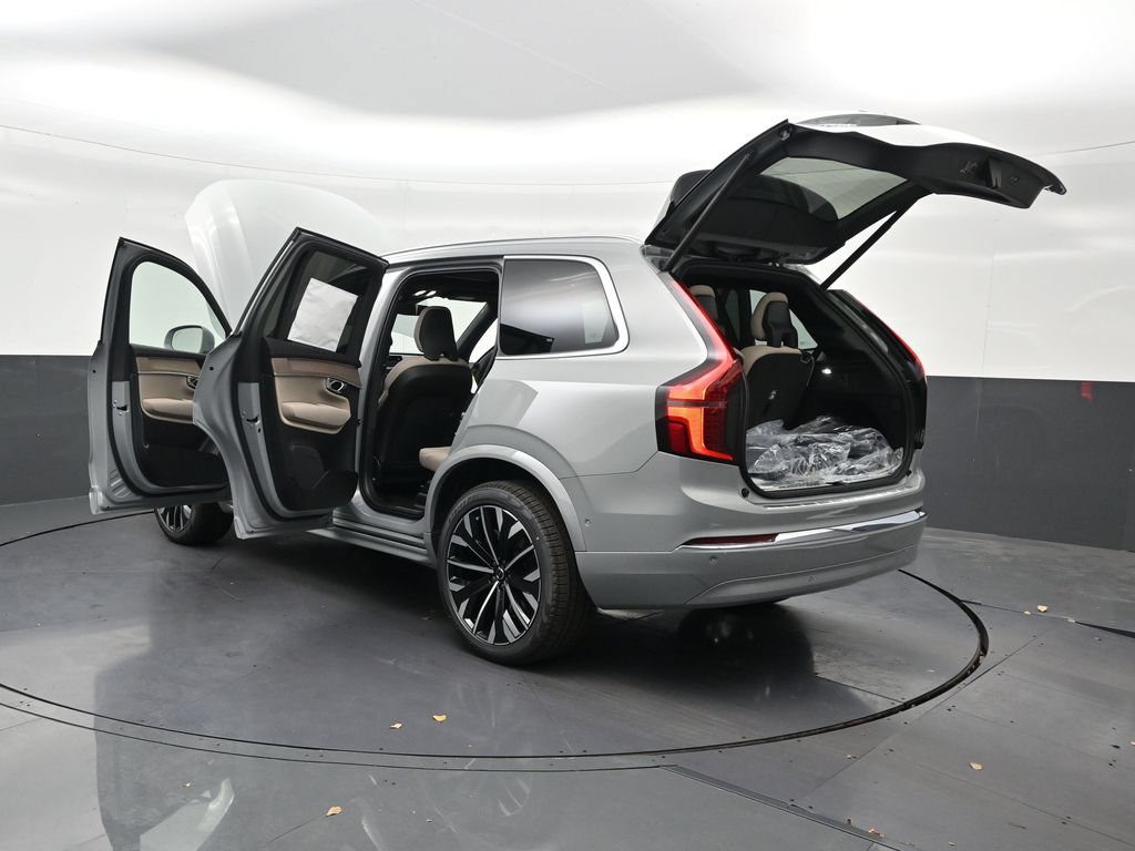 New 2027 Volvo XC90 T8 Plus AWD/4WD image 32