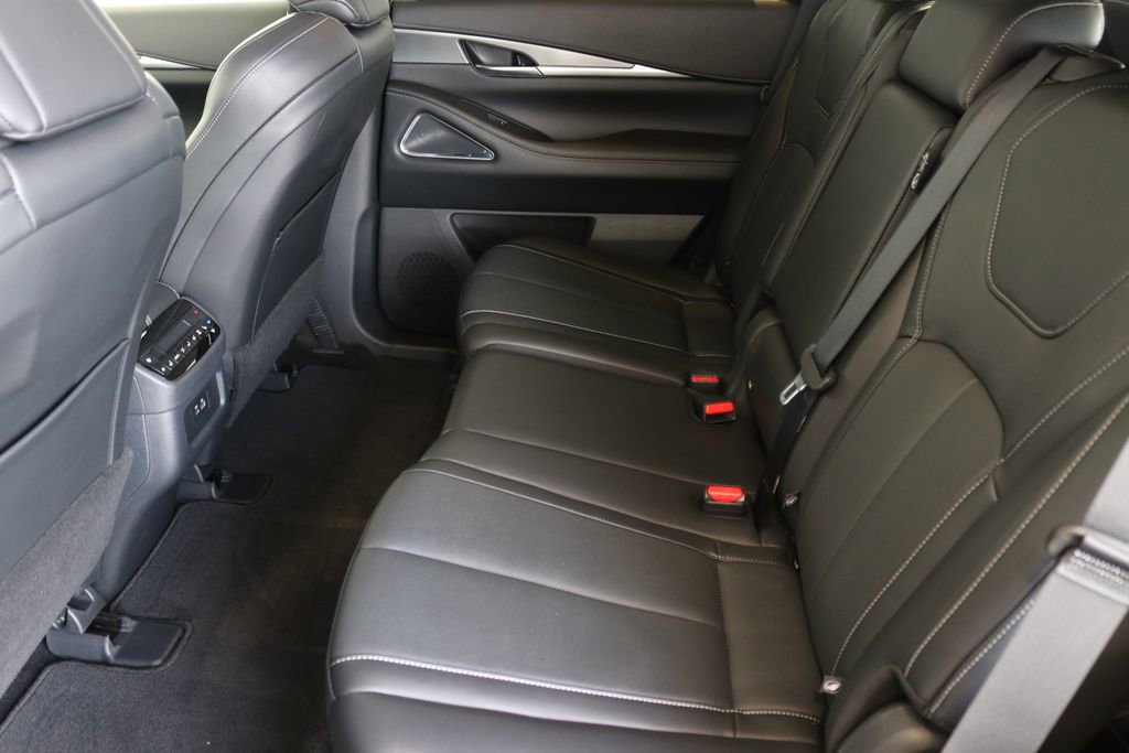 Certified 2025 INFINITI QX60 Luxe image 25