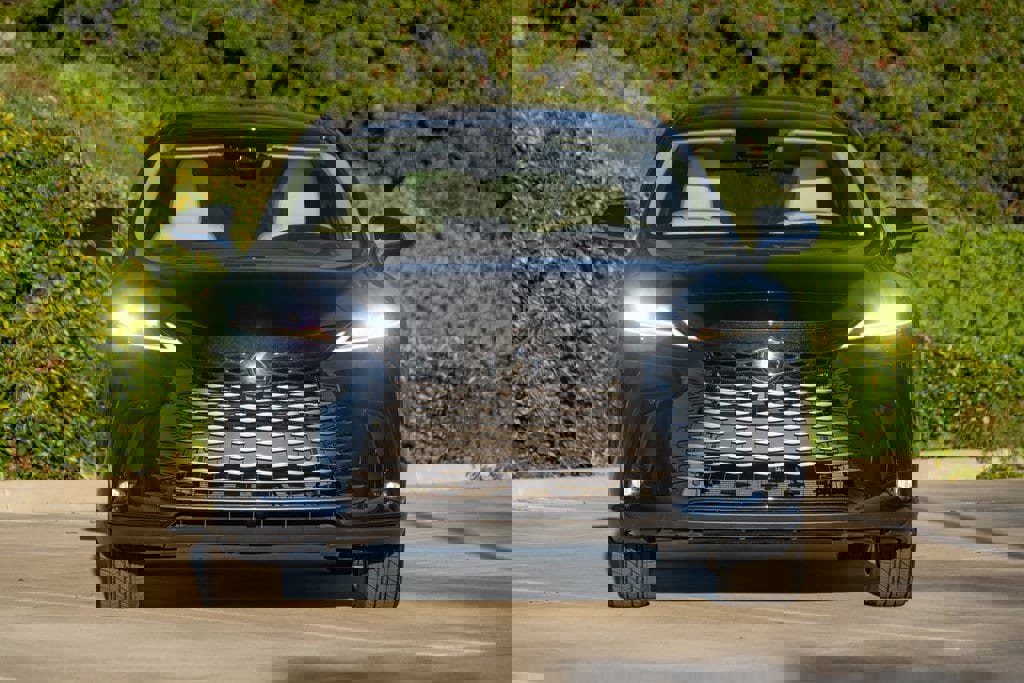 New 2026 Lexus RX 450h Luxury image 3