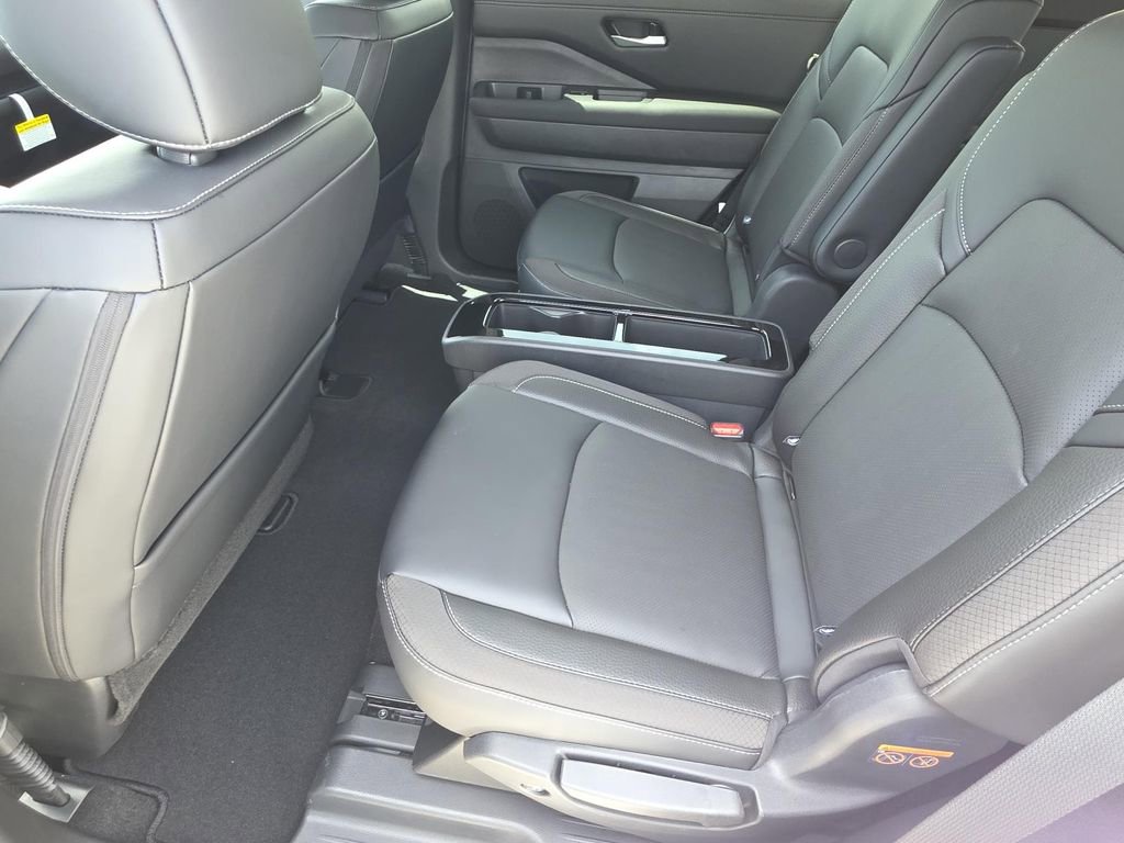 New 2026 Nissan Pathfinder SL image 10