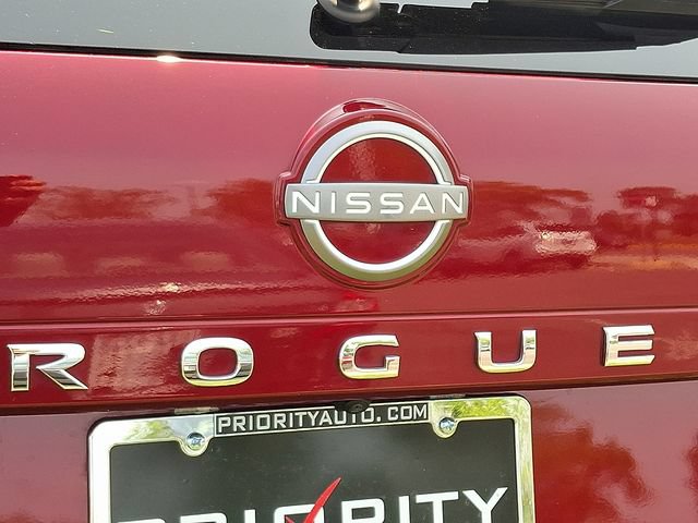 Used 2023 Nissan Rogue S AWD/4WD image 9