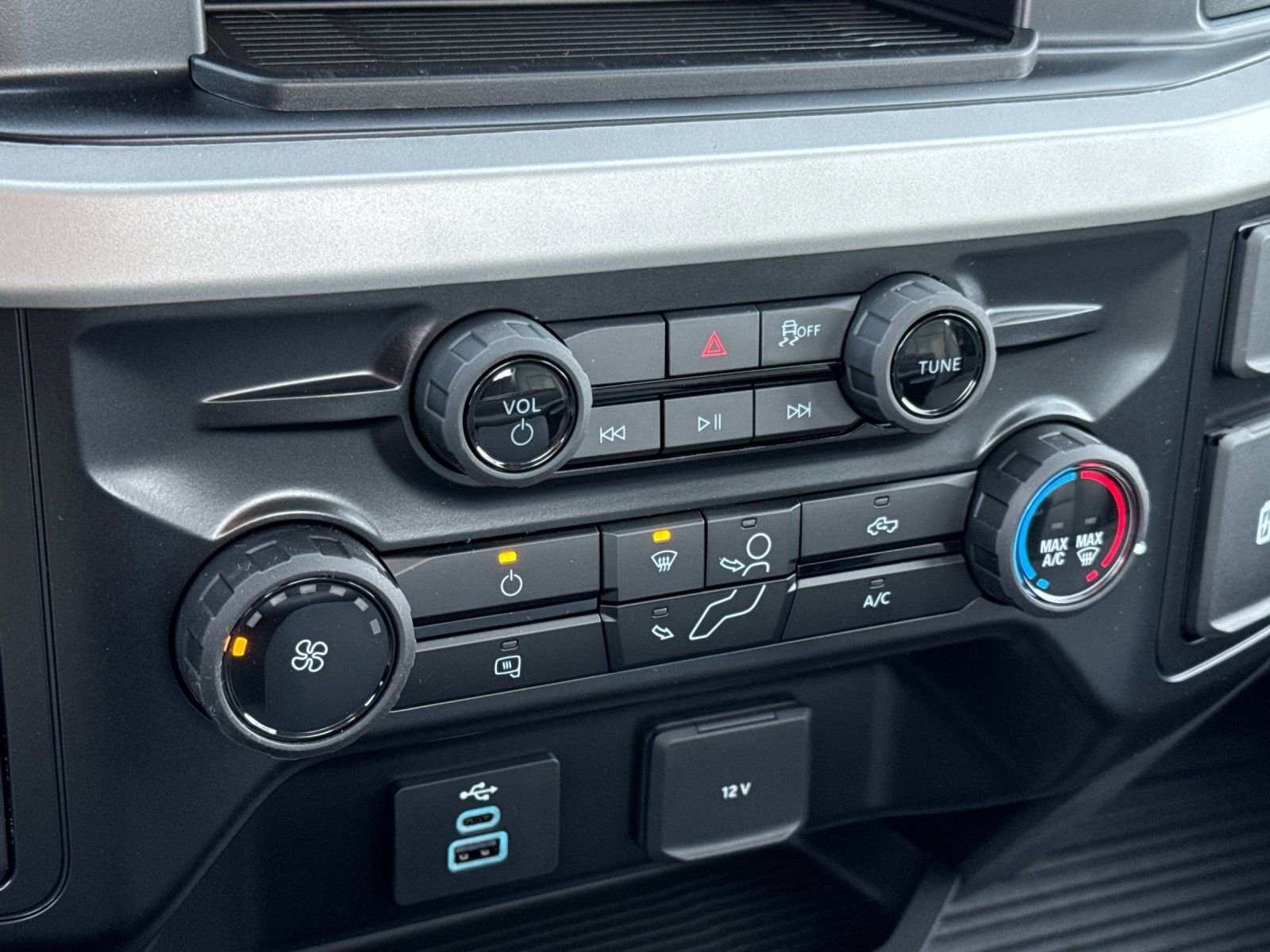 New 2026 Ford F250 XL w/ XL Chrome Package image 19