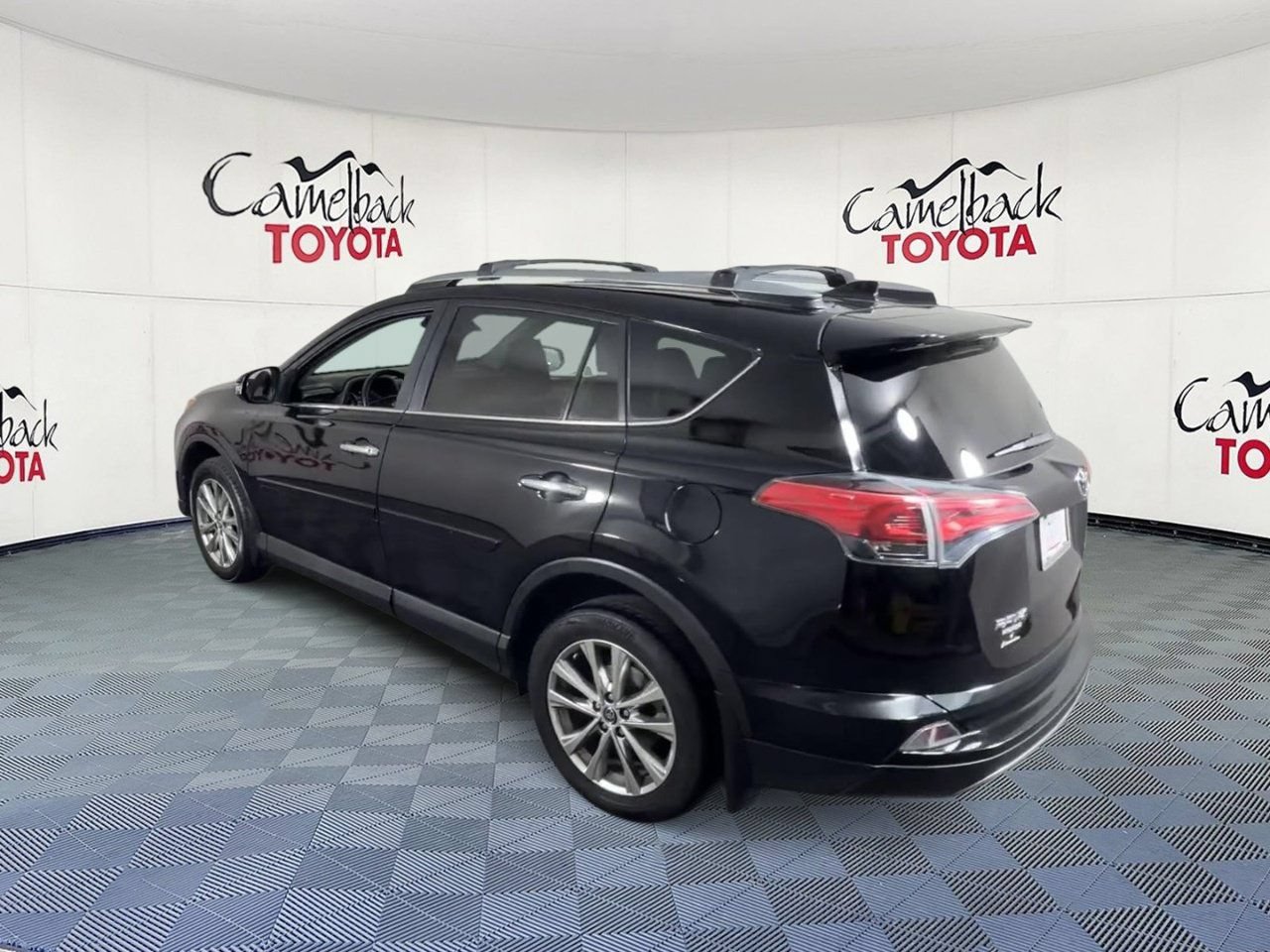 Used 2018 Toyota RAV4 Limited w/ Protection Package FWD image 9