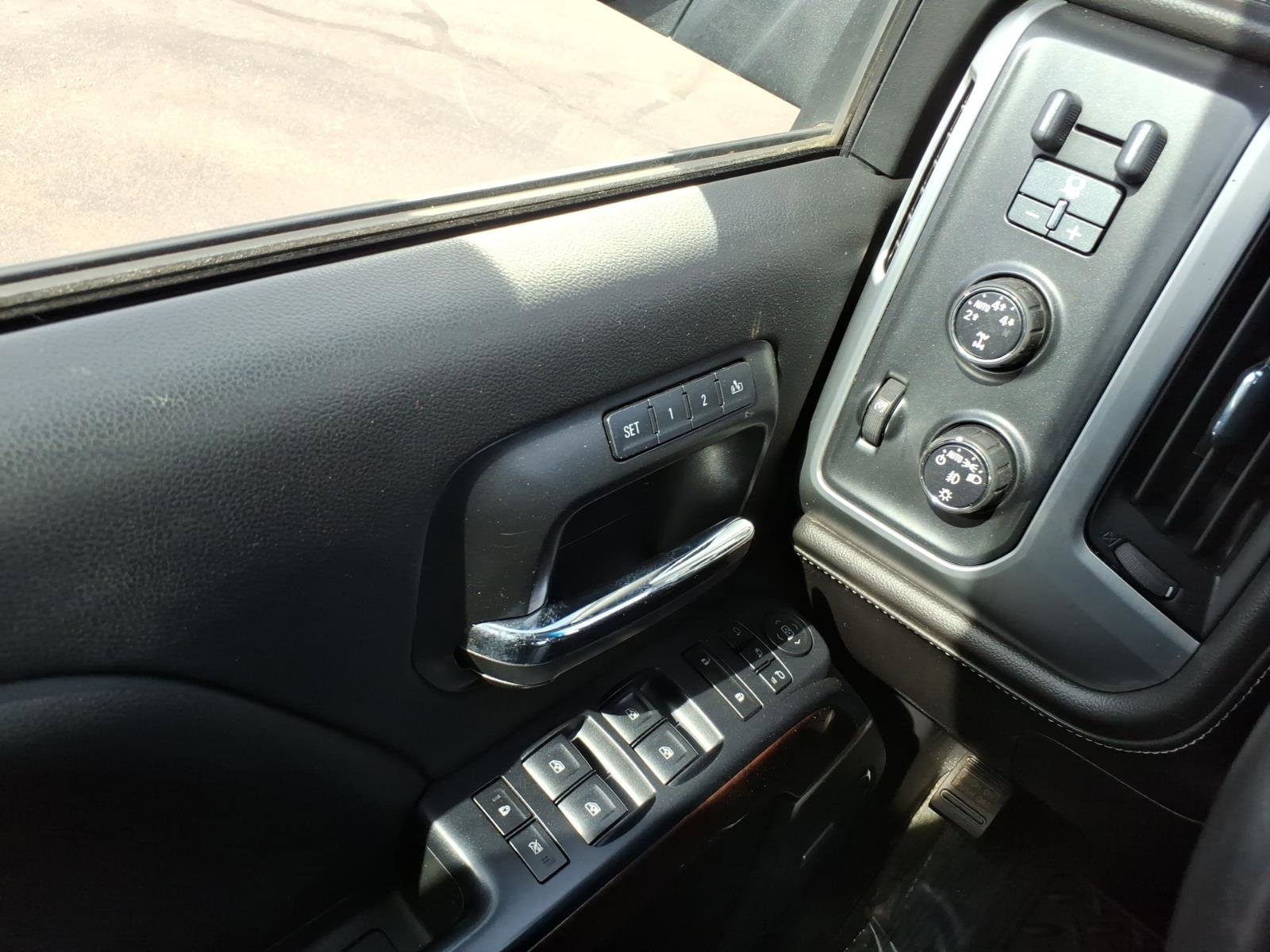 Used 2015 GMC Sierra 1500 SLT w/ SLT Crew Cab Value Package image 22