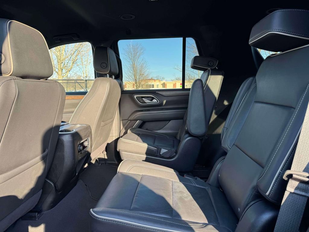 Used 2024 Chevrolet Tahoe Premier AWD/4WD image 14
