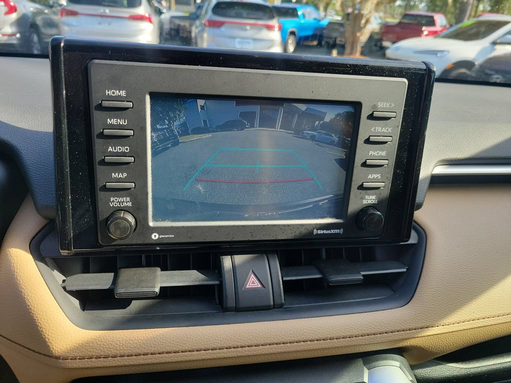 Used 2020 Toyota RAV4 LE FWD image 31
