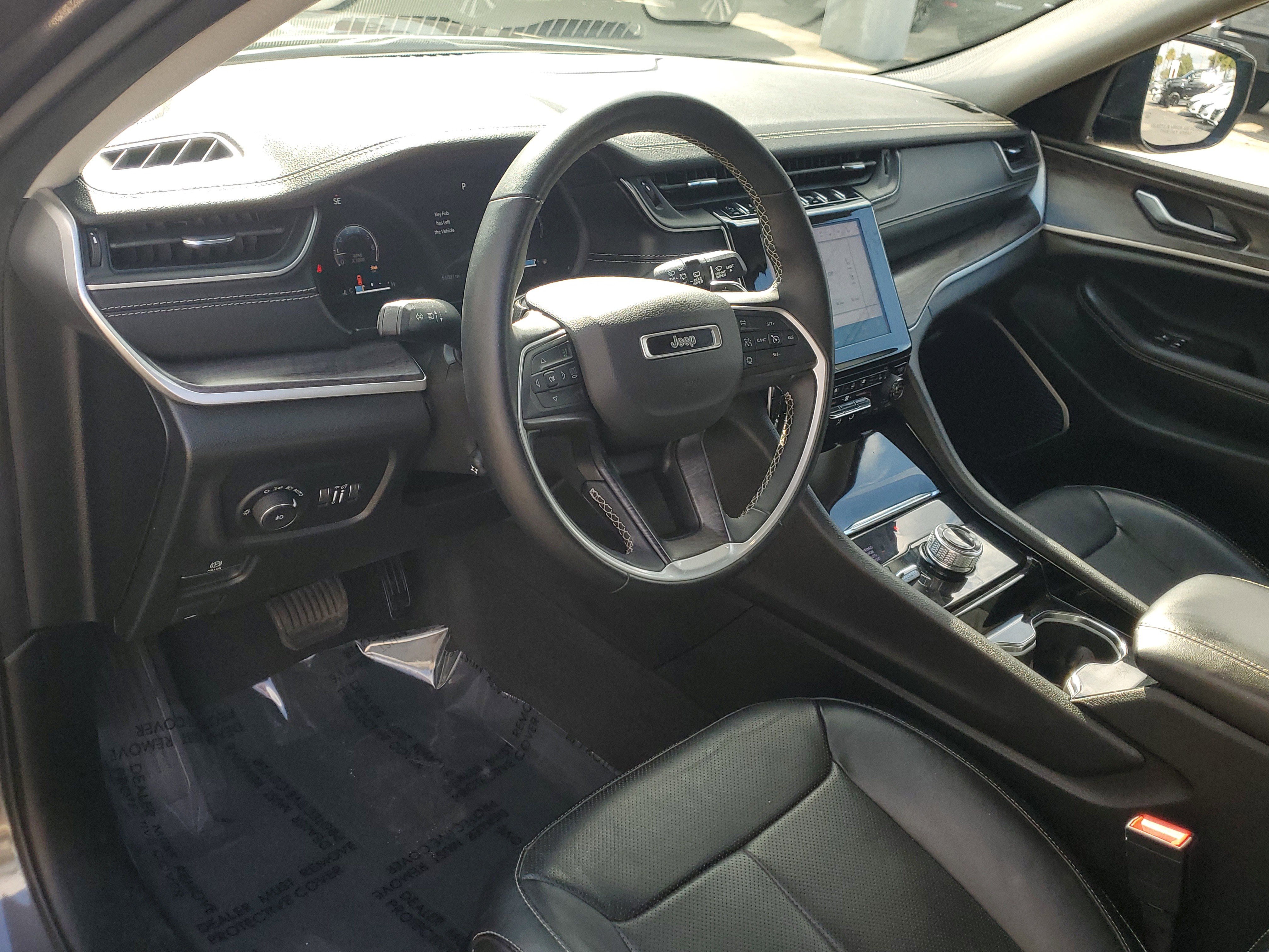 Used 2022 Jeep Grand Cherokee L Limited w/ Luxury Tech Group II image 21