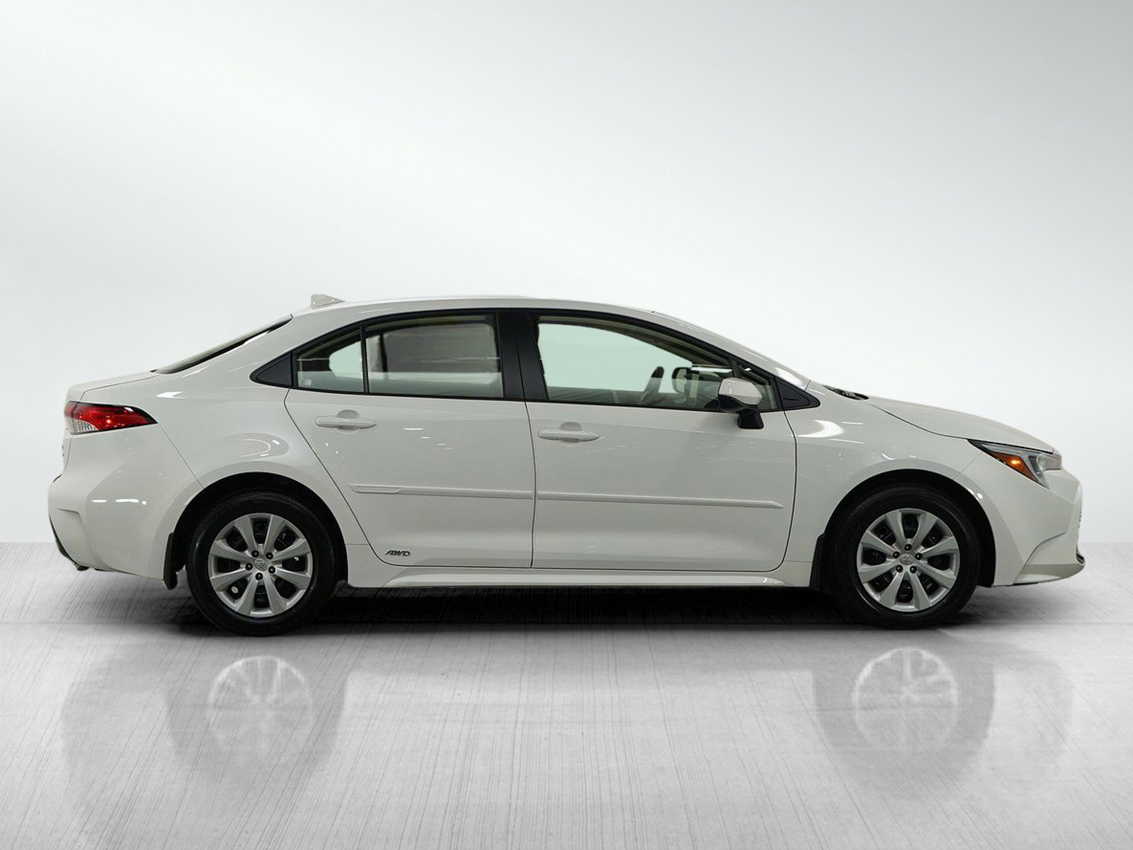 Used 2025 Toyota Corolla LE image 6