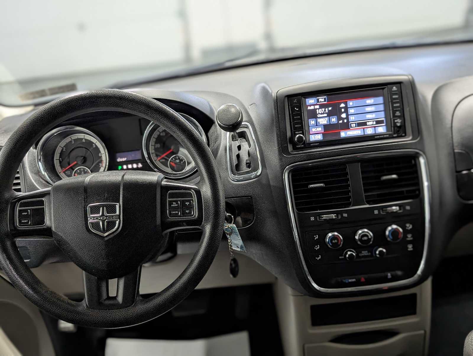 Used 2017 Dodge Grand Caravan SE w/ Power Window Group image 5