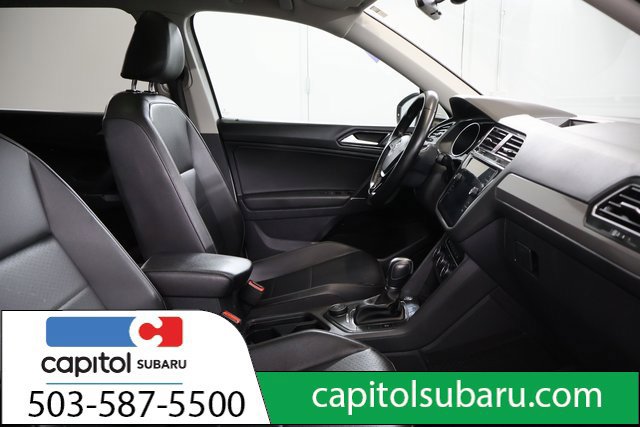 Used 2018 Volkswagen Tiguan SEL AWD/4WD image 28