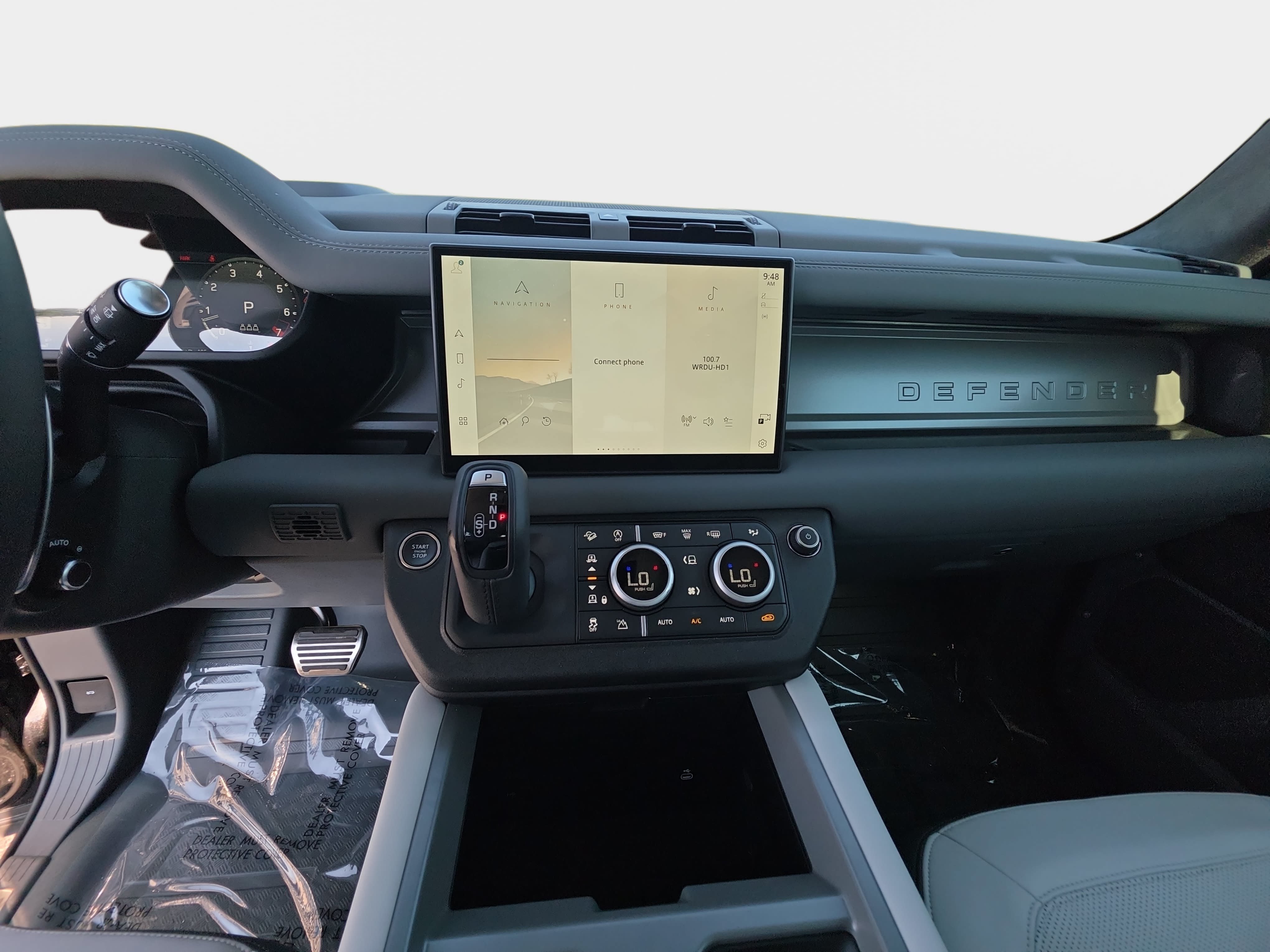 Used 2025 Land Rover Defender 110 V8 AWD/4WD image 19